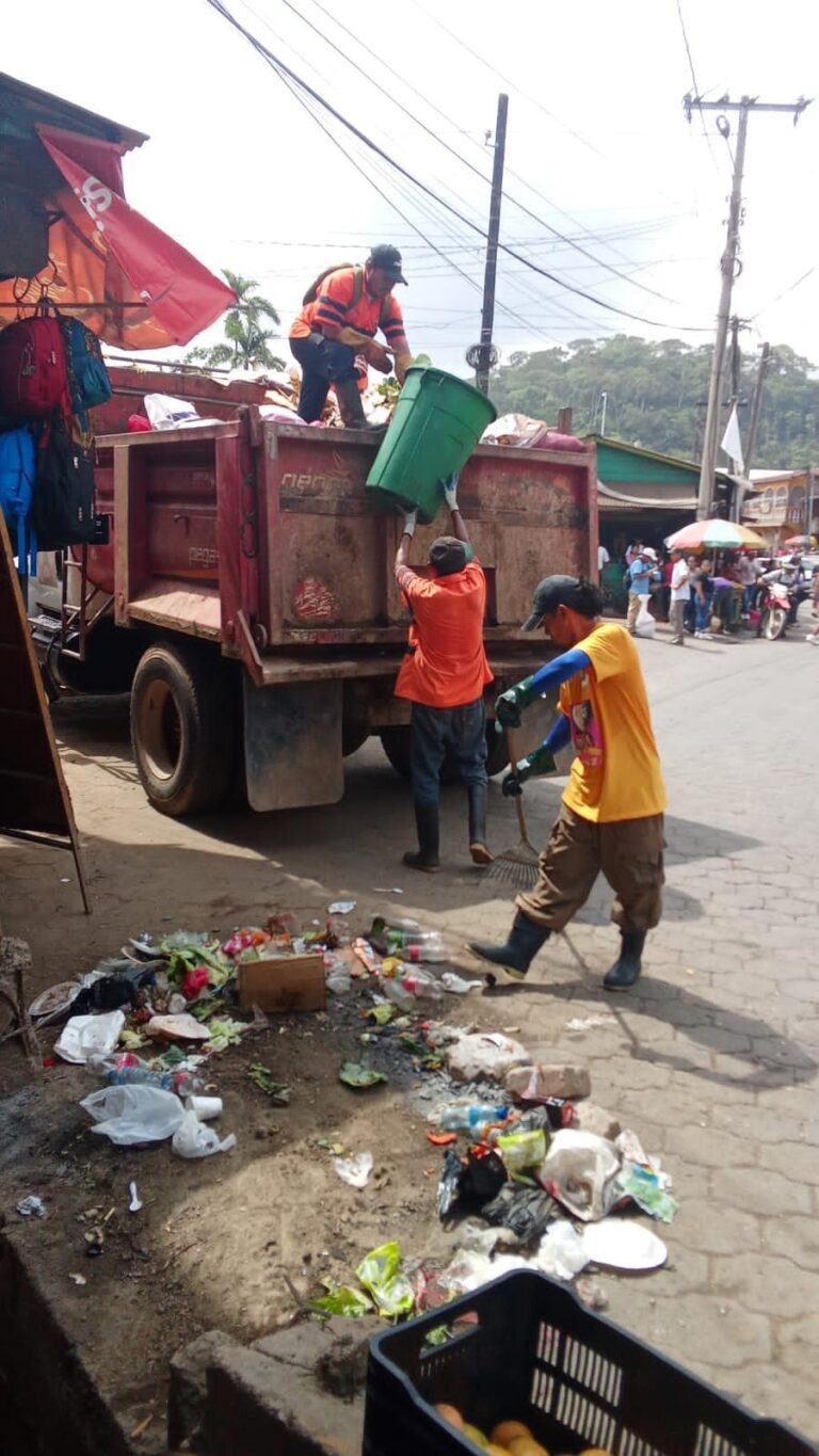 Realizan jornada intensa de despeje de la cuenca del Crique