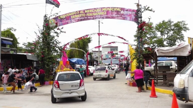 Inauguran 280 metros de concreto hidráulico en el barrio La Reforma