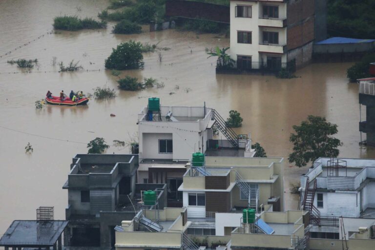 Lluvias en Nepal han dejado 112 fallecidos