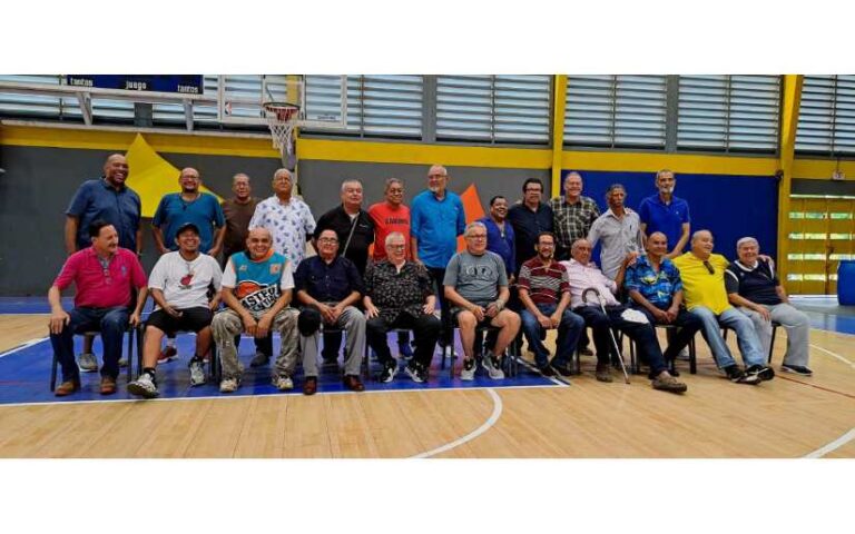 Instituto Nicaragüense de Deportes celebra su 45 aniversario y rinde homenaje a Clifford Scott