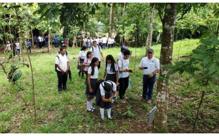 Familias reciben nuevo Arboretum Municipal El Edén, en Siuna, Costa Caribe Norte