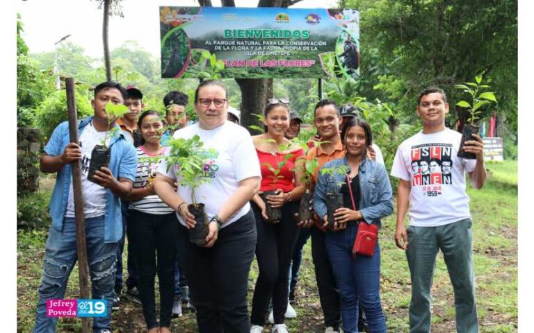 Plantan más de 200 especies nativas en la Isla de Ometepe