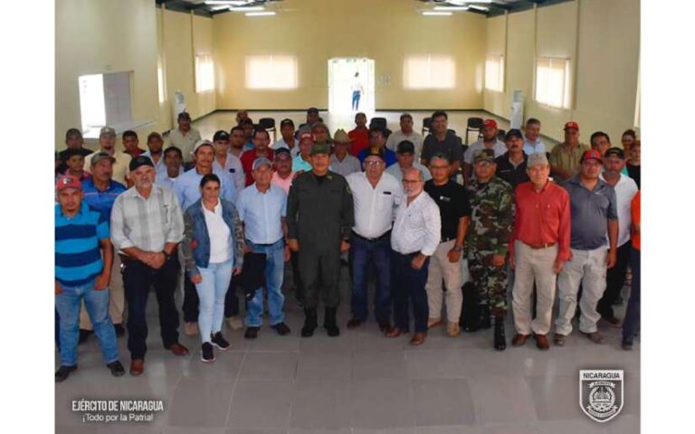 Reunión de productores cafetaleros y Sexto Comando Militar Regional