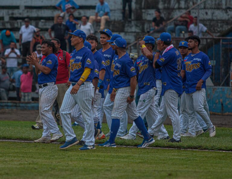 Tigres y Dantos reanudan su batalla por el título del Pomares
