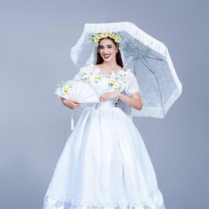Reina Nicaragua Natalia López de Carazo, porta traje “Bodas Norteñas” de Eveling Rojas. Inspirado en la rica tradición folclórica del norte de Nicaragua, preservando la esencia de las bodas tradicionales.