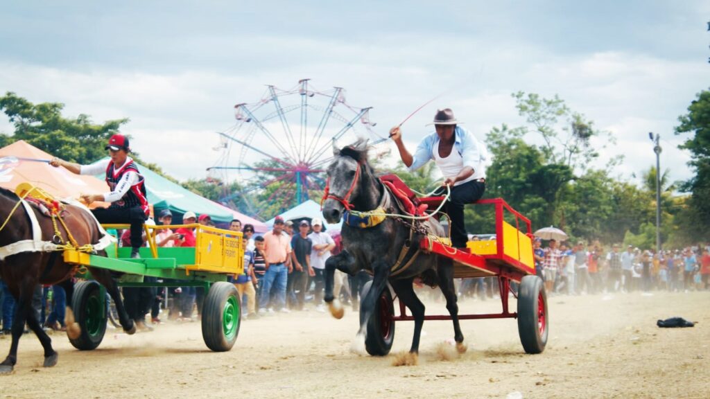 Realizan carrera de carretones en Jalapa