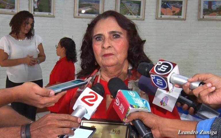 Asamblea Nacional rinde homenaje a la maestra Haydée Palacios