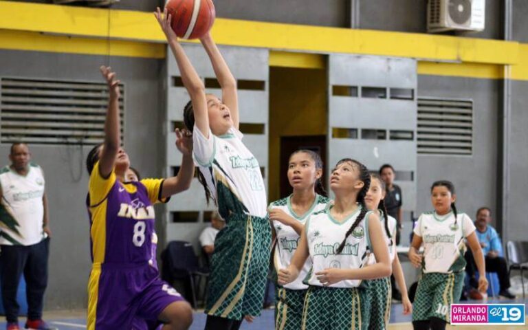 Inicia la etapa intermedia de los Juegos Escolares de Baloncesto femenino