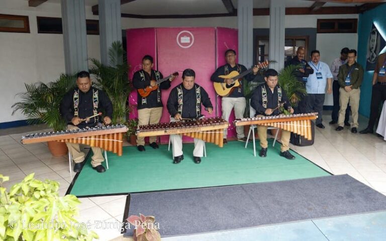 Realizan taller para fortalecimiento de las competencias docentes