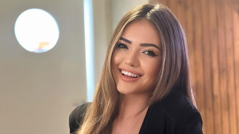 Influencer se lanza de quinto piso en Estambul