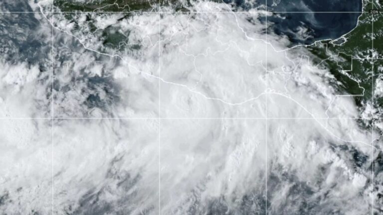 Huracán Helene toca tierra en Florida-EEUU