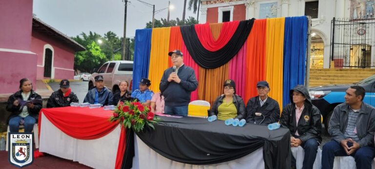 Presentan Cartilla “Retos y Desafíos de los Adultos” en León