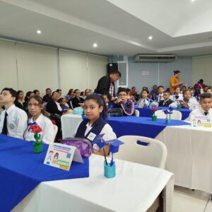 Nicaragua elige a su mejor estudiante de primaria