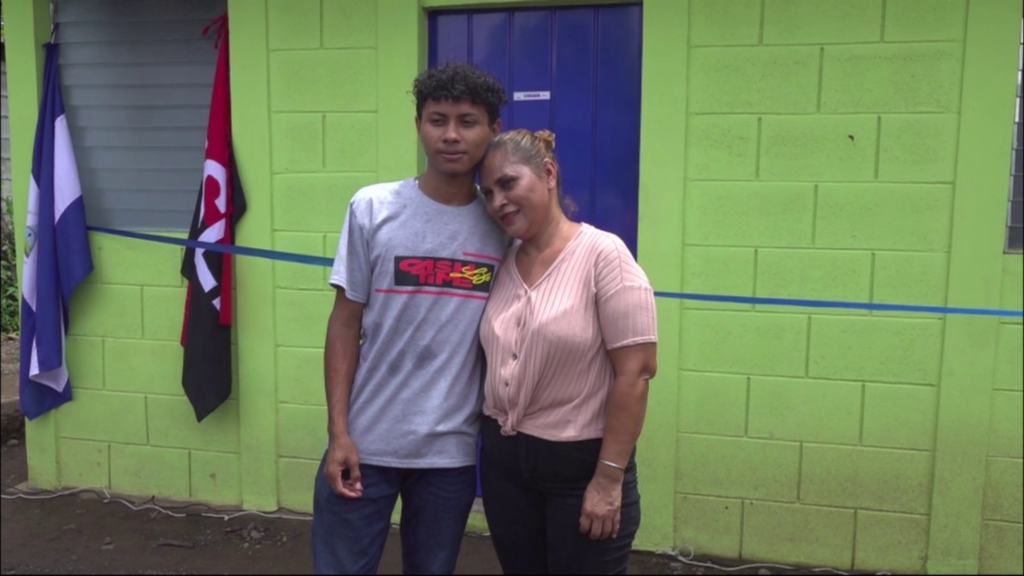 Entrega de viviendas en Chontales