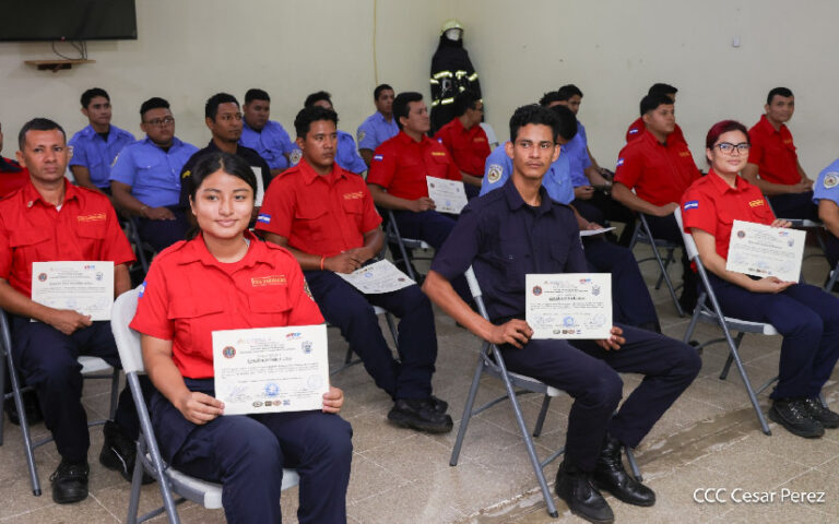 Bomberos Unidos finalizan curso Extinción de Incendio