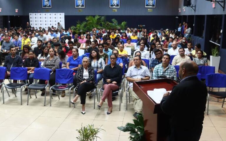 Comunidad Educativa rinde homenaje al Comandante Revolucionario Pedro Aráuz Palacios