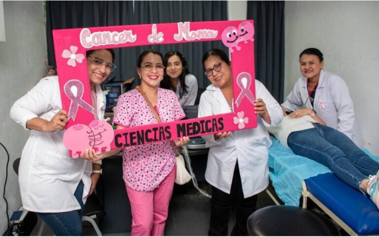 UNAN-León conmemora el Día Internacional de la Lucha Contra el Cáncer de Mama con feria de salud