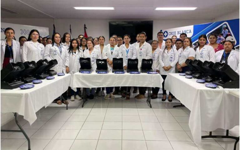 Ministerio de Salud entregará equipos para realizar exámenes visuales