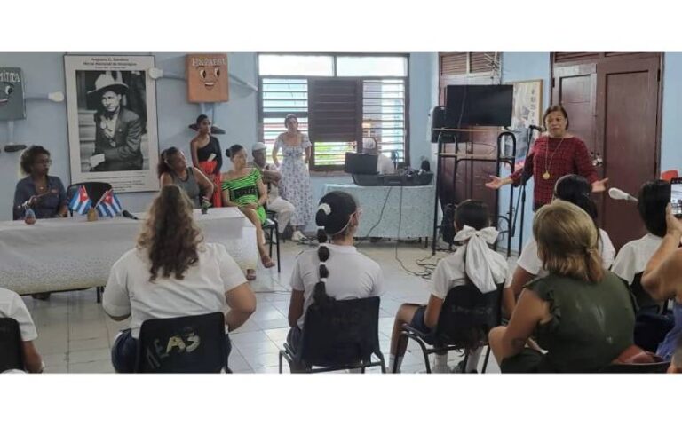 La entrañable presencia de Sandino, Camilo y “El Che”, forjando el futuro