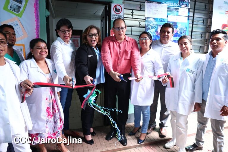 UNMRMA inaugura laboratorio de salud en Masaya