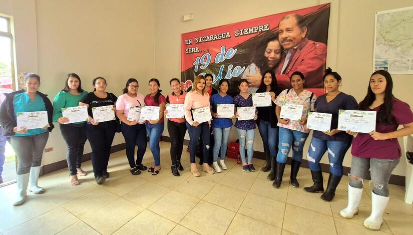 INTA entrega certificado a productores y estudiantes