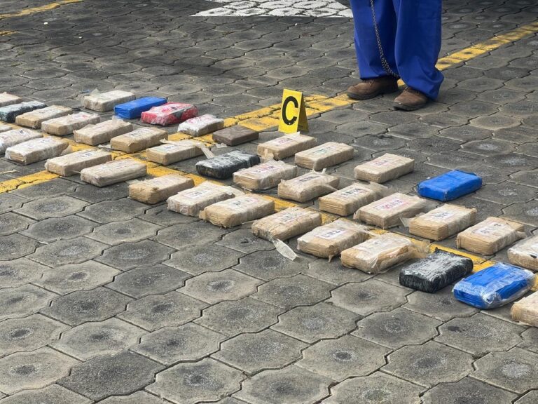 Policía Nacional incauta 55 kilos de cocaína