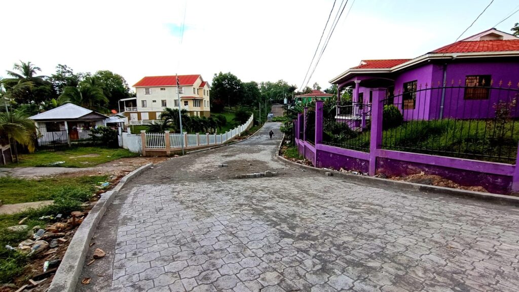 Adoquinado en dos barrios en Bluefields presenta un 40% de avance