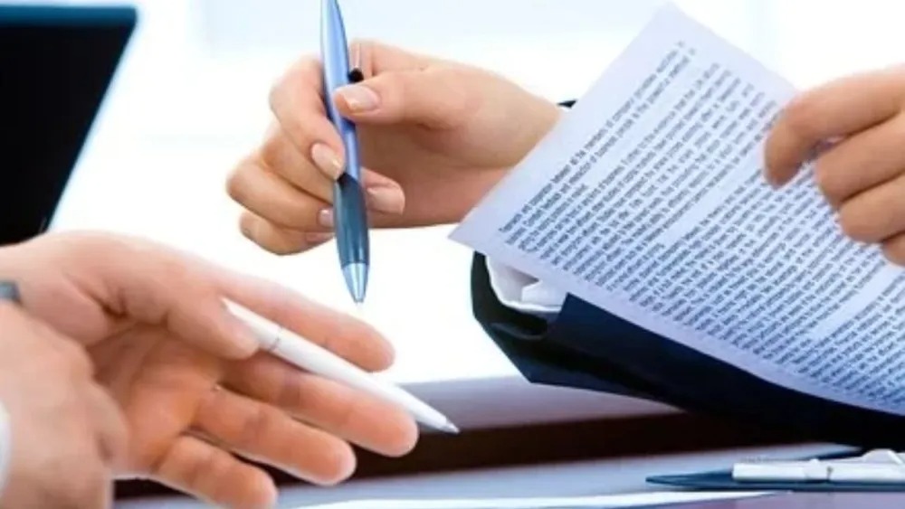 Pierde trabajo por culpa de su mamá