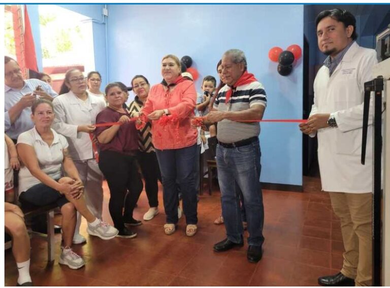 Inauguran mejoras al Centro de Salud Mártires de Julio