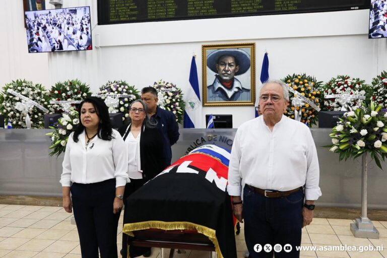 Parlamento rinde homenaje póstumo a diputado Aldana