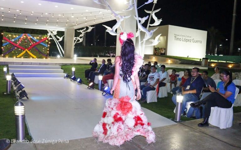 Realizan pasarela de Moda y Diseños Sostenibles