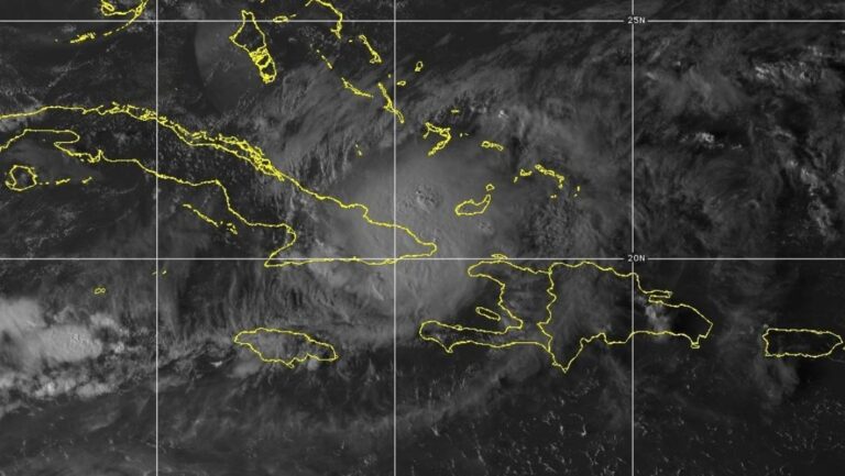Huracán Oscar toca tierra en el este de Cuba