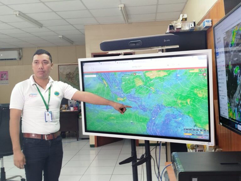 Ondas tropicales generarán lluvias en Nicaragua esta semana
