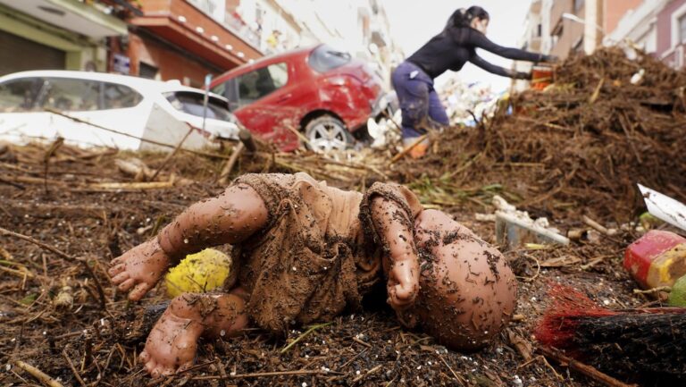 Histórica DANA golpea España con desastres e inundaciones