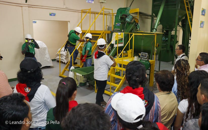 Inauguran Planta Escuela de Alimentos Balanceados