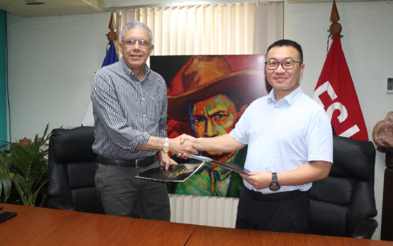 Enacal firma contrato para ampliar y mejorar Sistema de Alcantarillado Sanitario de Tipitapa