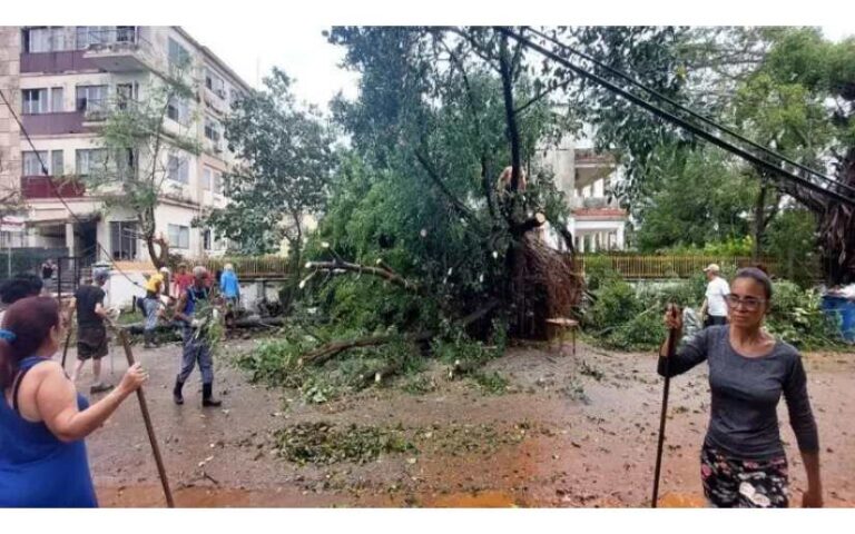 Avanza etapa de recuperación en Cuba tras paso de Rafael