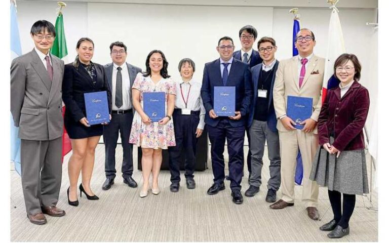 Delegación de Nicaragua fortalece conocimientos en gestión de humedales y cambio climático en Japón