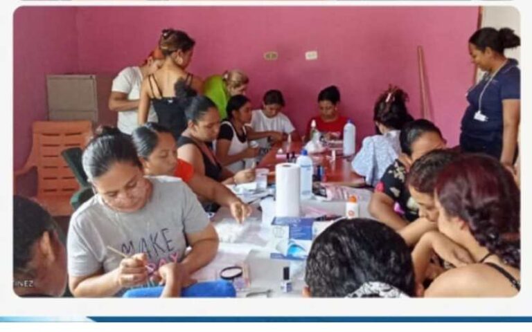 Más de 34 mil protagonistas se capacitan en cursos técnicos en las Escuelas Municipales de Oficio