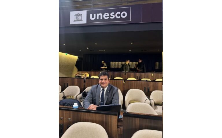 Delegación de Nicaragua ante la UNESCO en  8ª Sesión Extraordinaria del Consejo Ejecutivo