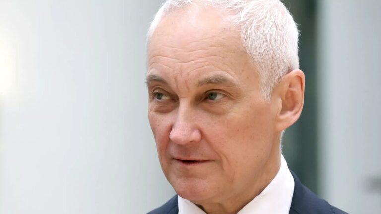 Beloúsov llega a Corea del Norte para sostener reuniones con su homólogo