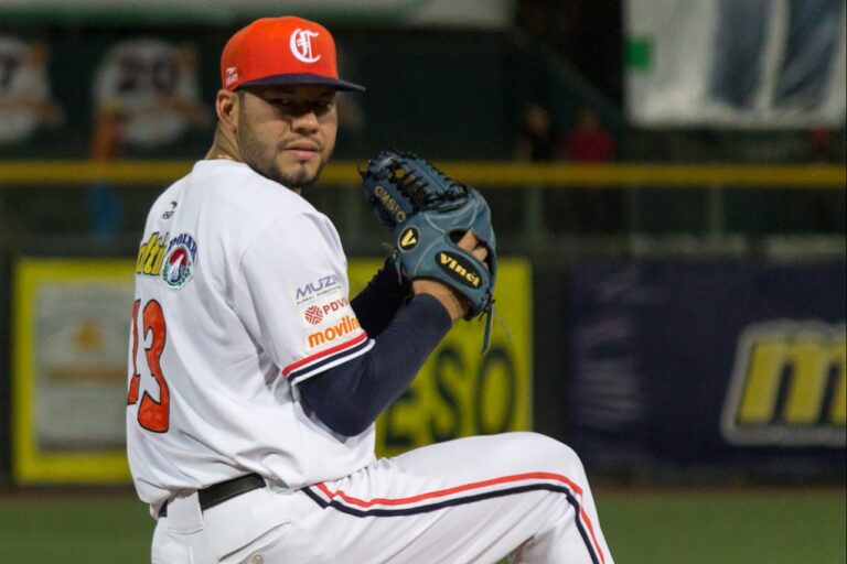 Carlos Teller va a jugar en Repúblicana Dominicana