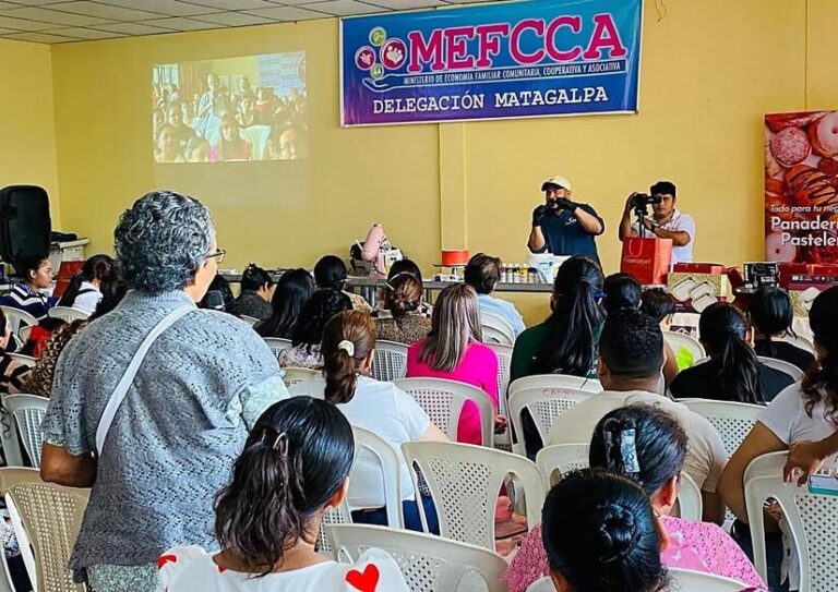 Emprendedores protagonizan Taller Navideño de Pastelería en Matagalpa