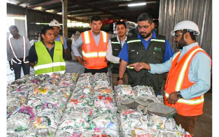 Empresa Gravita realiza reciclaje mediante el acopio y procesamiento del plástico en Managua