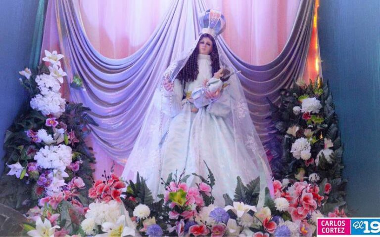 Granada se engalana con Exposición Nacional de Santos Patronos