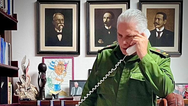 Presidente de Cuba recorre las zonas impactadas por el huracán