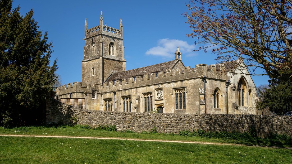 Un Feligrés acosó durante mucho tiempo al vicario de una iglesia en Inglaterra debido a los fuertes sonidos que generaban las campanas.