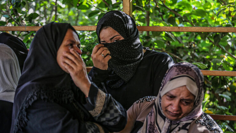 Gaza reporta que el 70%  de muertos son mujeres y niños