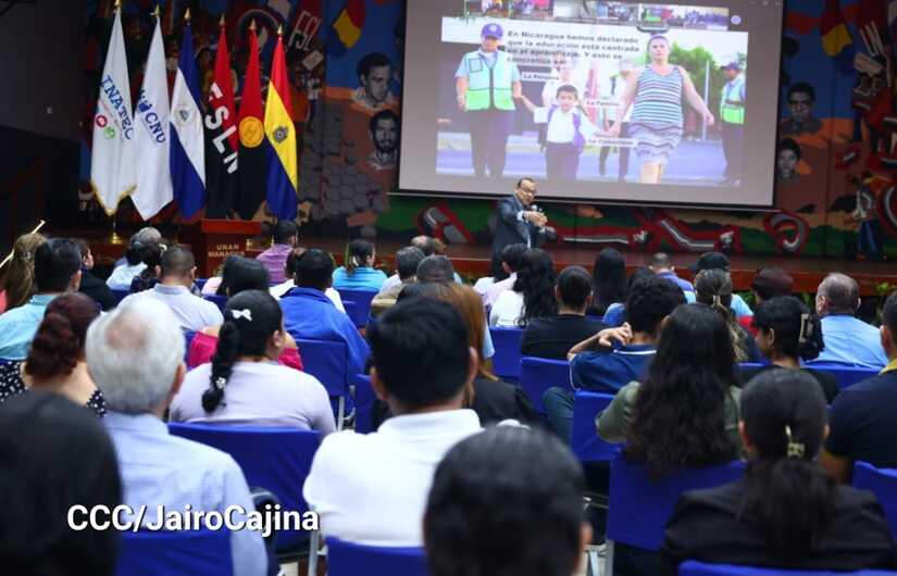 En la UNAN-Managua se impartió este miércoles una Conferencia Magistral denominada “Pedagogía del Aprendizaje”.