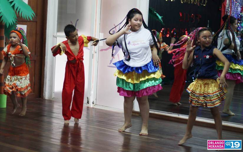 Más de 50 estudiantes finalizaron el curso de formación en danza folklórica que se impartió durante tres meses en la Casa de Cultura.